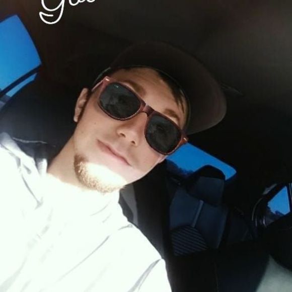 Meet your Posher, Justin - Picture 1 of 1